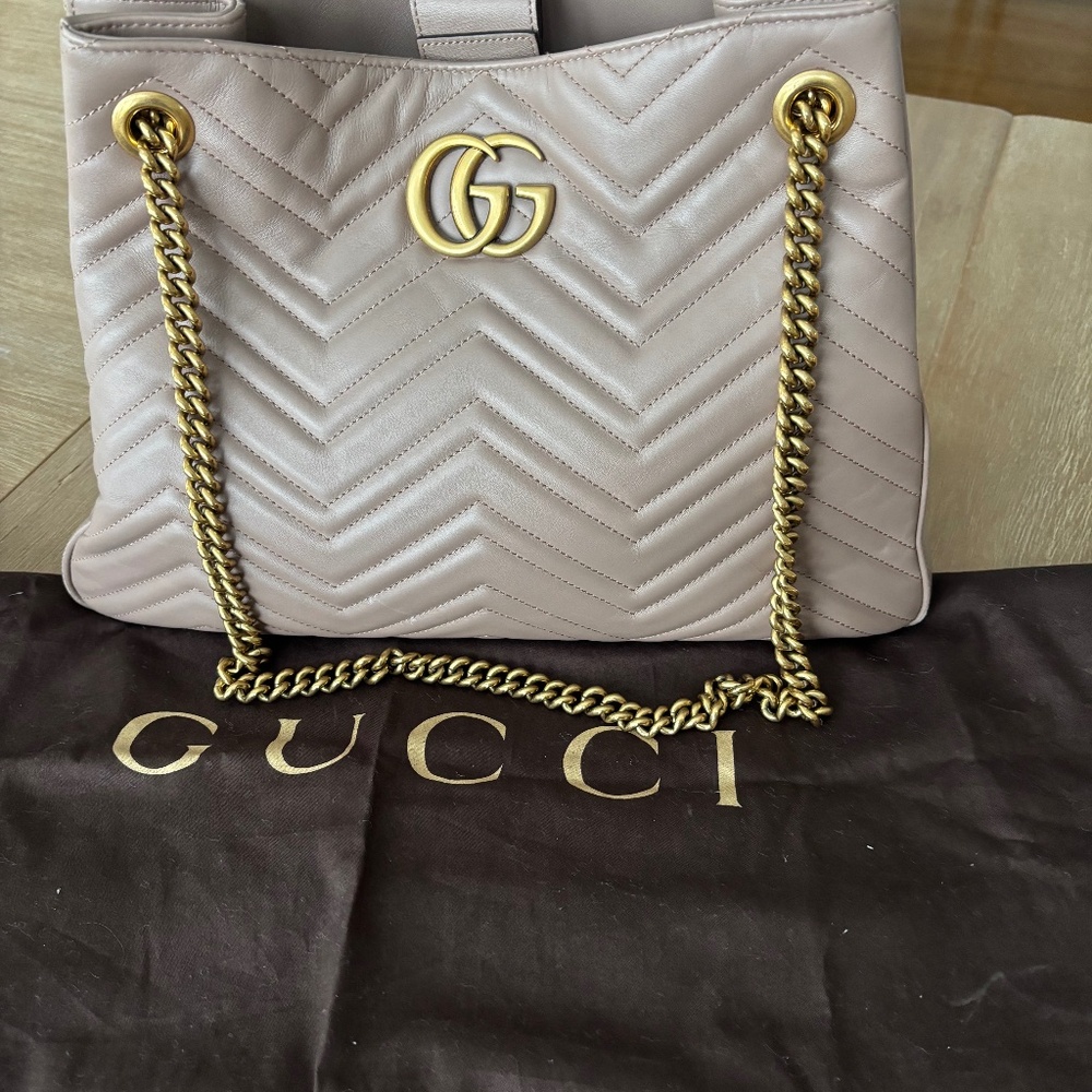 Gucci Marmont medium shoulder bag